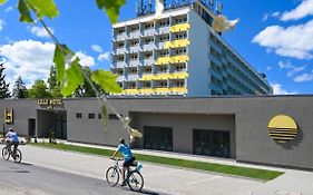 Lelle Hotel